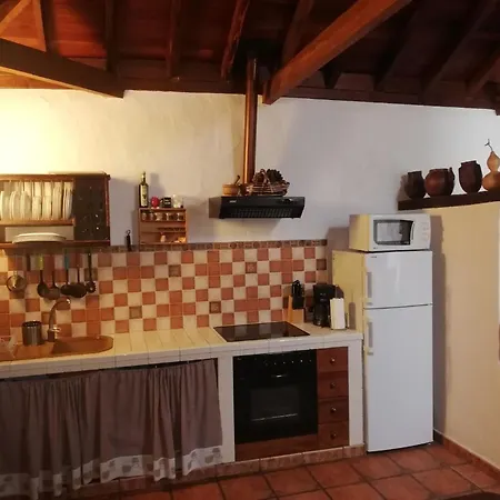 度假居 Kanarisches Haus Mit Terrasse, Whirlpool Und Grill La Sorrueda